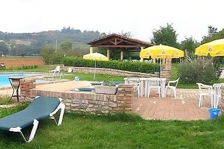Sleeps 4 Pool Wifi Apartament *