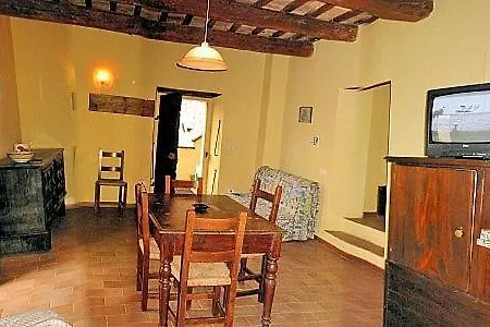 Apartment Sleeps 4 Pool Wifi Carpini